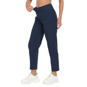 Capry de golf pour femmes, idéal pour la pratique sportive quotidienne, offrant un tissu doux et confortable - Product Image 3
