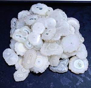 Cabochon de pierres précieuses en vrac de Quartz solaire naturel de haute qualité taille libre pour la décoration intérieure et la fabrication de bijoux effet de guérison - Product Image 1