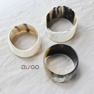 Brazalete de Cuerno de Búfalo con Tubo Cónico BIXGO BRL0028, Unisex, Moderno, Hecho a Mano en Vietnam, Se Aceptan Pedidos al por Mayor y Personalizados - Product Image 1