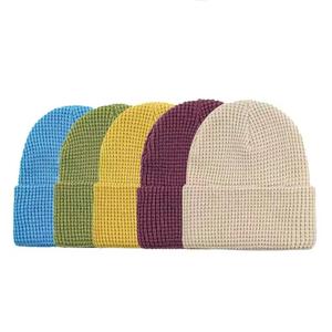 Bonnet doublé en Satin épais de haute qualité Logo personnalisé bonnets souples unisexes pour l'hiver tricot à revers chapeau d'hiver casquette d'hiver casquette de crâne - Product Image 1