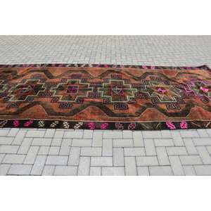 พรมขนสัตว์สีน้ำตาลและสีชมพูวินเทจที่มีลวดลายเรขาคณิต5x13.5ฟุตสำหรับห้องนั่งเล่นหรือห้องโถงสำหรับวัยรุ่นสี่เหลี่ยมผืนผ้า - Product Image 3