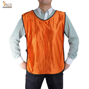 Venta al por mayor de fábrica, camiseta de fútbol, chalecos de entrenamiento de fútbol personalizados, camiseta de malla de entrenamiento de fútbol para hombres, chaleco con pechera - Product Image 1