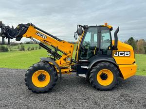 Chargeuse sur pneus télescopique JCB TM320S Agri Stage V, puissance de levage élevée, hydraulique Bosch, haute efficacité, manutention agricole haut de gamme - Product Image 2