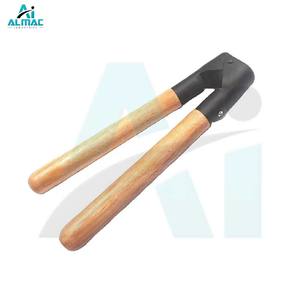 ALMAC Durable Acero inoxidable Barnes Dehorner Mango de madera Instrumento quirúrgico reutilizable para el cuidado eficiente de los animales Ranch Farm - Product Image 1