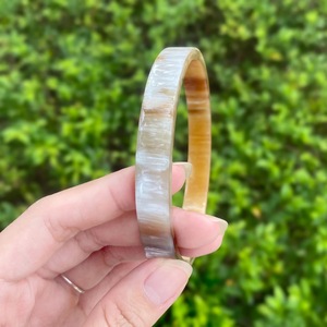 Bracelets en corne de buffle naturelle, fabrication artisanale de bijoux en corne de buffle - Product Image 3