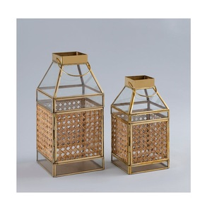 Linternas de metal de diseño más vendidas con elegantes luces de velas Decoración de mesa de CENA DE Navidad Linternas colgantes al aire libre Venta - Product Image 5