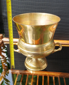 Maceta grande de lujo de alta demanda, florero de Metal, atractivo diseño personalizado tallado a mano, jarrón de boda de mesa de latón de calidad - Product Image 4