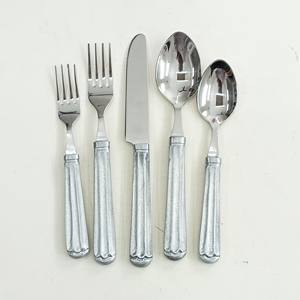 Juego de cubiertos de acero inoxidable multifuncional y ecológico de la colección Bright, con mango hecho a mano en color marrón hueso natural y acabado espejo. - Product Image 6