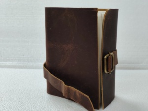 Diario portátil con aspecto de cuero antiguo hecho a medida, cierre de latón, correa de corbata hecha a mano, cuaderno Vintage, escritura, bocetos, regalo - Product Image 5