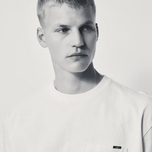 T-shirt pour homme en matériau durable et entièrement personnalisé T-shirt pour homme de qualité supérieure avec prix de gros - Product Image 3