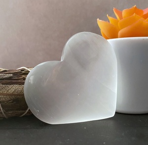 ขายส่งคริสตัล Selenite พองหัวใจพลอยหัวใจที่มีคุณภาพสูงพองหัวใจสำหรับคริสตัลของขวัญรักสำหรับขาย - Product Image 1
