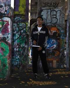 Pull à capuche personnalisé OEM pour hommes en coton éponge de haute qualité Streetwear sérigraphie pour l'automne - Product Image 5