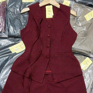 ชุดแฟชั่นของผู้หญิงสำหรับฤดูร้อน2023ชุดบรรจุภัณฑ์สองชิ้นแบบสั่งทำจากผู้ผลิตเวียดนามสวมใส่ง่าย - Product Image 5