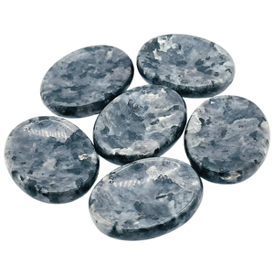 Pierres de méditation ovales en larvikite naturelle faites à la main pour la relaxation et la guérison énergétique (REIKI) - Vente en gros - Product Image 1