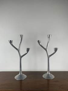 Porte-bougie artisanal en aluminium à 3 bras pour la maison, l'hôtel, décoration personnalisée, finition or de qualité supérieure - Product Image 2