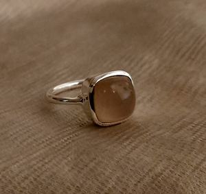 แหวนเงินสเตอร์ลิงทำด้วยมือ925เครื่องประดับชั้นดีฝังพลอยมูนสโตนดีไซน์สำหรับของขวัญจากโรงงานขายส่งสำหรับ - Product Image 1