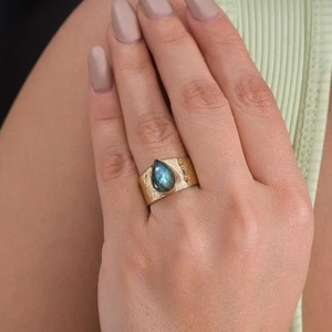 Good Quality Natural Labradorite <b>Ring</b> for Spiritual Healing or Chakra Balance and Everyday Elegance Available for Bulk Quantity - Product Image 3