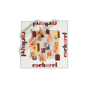 Pañuelo Cuadrado Floral Off-White en Viscosa para Verano - Product Image 1