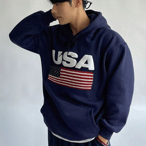 Sweat à capuche personnalisé pour hommes avec drapeau américain, broderie de lettres, doublure thermique d'automne, col à capuche style rue, sérigraphie numérique - Product Image 1