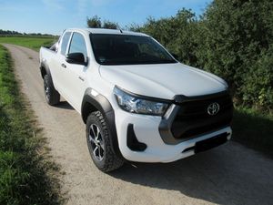 2021 Toyota HiLux Caja de cambios manual usada AWD Drive Interior oscuro con portaequipajes de aleación de aluminio - Product Image 2