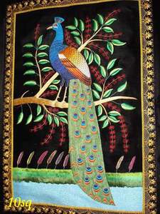 Alfombra de pavo real Zari hecha a mano, tapiz persa enjoyado, colgante de pared floral, disponible en embalaje personalizado de La India - Product Image 2