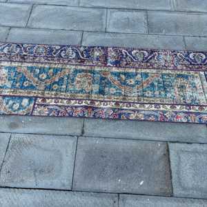 Alfombra Turca, Alfombra Vintage de 2x9 pies, Alfombra Azul de Lana del Suroeste - Product Image 3