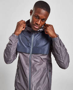 Veste à capuche coupe-vent en toile patchwork respirante OEM avec fermetures éclair, légère et imperméable pour hommes - Product Image 5