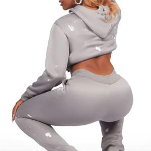 Survêtement empilé personnalisé pour femmes-Design élégant et confortable, idéal pour un usage quotidien et la mode" - Product Image 3