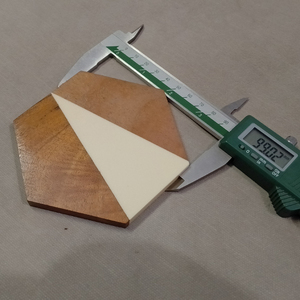L'exportateur indien en gros propose un nouveau design classique de forme carrée en bois sous-verre ensemble de coussins en résine accessoires de décoration de table vente - Product Image 3