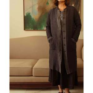 Chaqueta de Lana Reversible DIYA en Color Carbón Teñido Otoñal para Uso en Temporada - Product Image 1