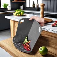 Planche à découper pliable en plastique Afossa avec passoire, compatible lave-vaisselle, gain de place, écologique, multifonction, design de cuisine pratique