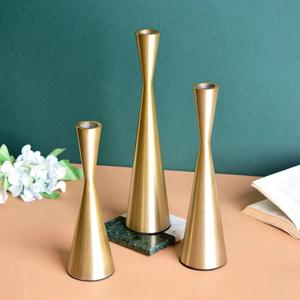 Nouveau Vintage plaqué or finition aluminium métal bougie bâton pilier support Top qualité décoration de la maison pour la décoration de table - Product Image 4