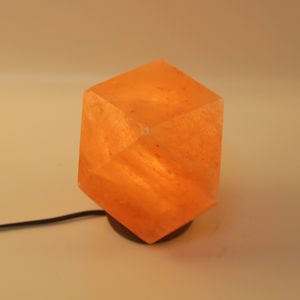 Lampe en forme de diffuseur de diamant de lampe de sel de l'Himalaya sculptée à la main de haute qualité pour la décoration de veilleuse meilleur prix à vendre - Product Image 2