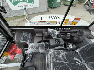 รถขุดตีนตะขาบขนาดเล็ก Takeuchi TB260 มือสอง ราคาประหยัด พร้อมบุ้งกี๋และรถตักตีนตะขาบสำหรับงานก่อสร้าง - Product Image 5