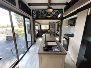 Excelente, en perfecto estado, usado, nuevo 2025 Forest River Wildwood Heritage Glen R-o-o-s-t43 - Product Image 5