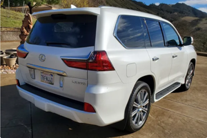LISTO PARA CONDUCIR - USADO, VOLANTE A LA IZQUIERDA |   CONDUCCIÓN DERECHA |   LEXUS LX570 2016 con 20,000 millas de kilometraje - Product Image 3