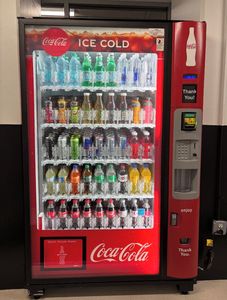 Distributeur automatique de snacks et de boissons fraîches Distributeur automatique pour aliments et boissons avec fonction SDK. - Product Image 4