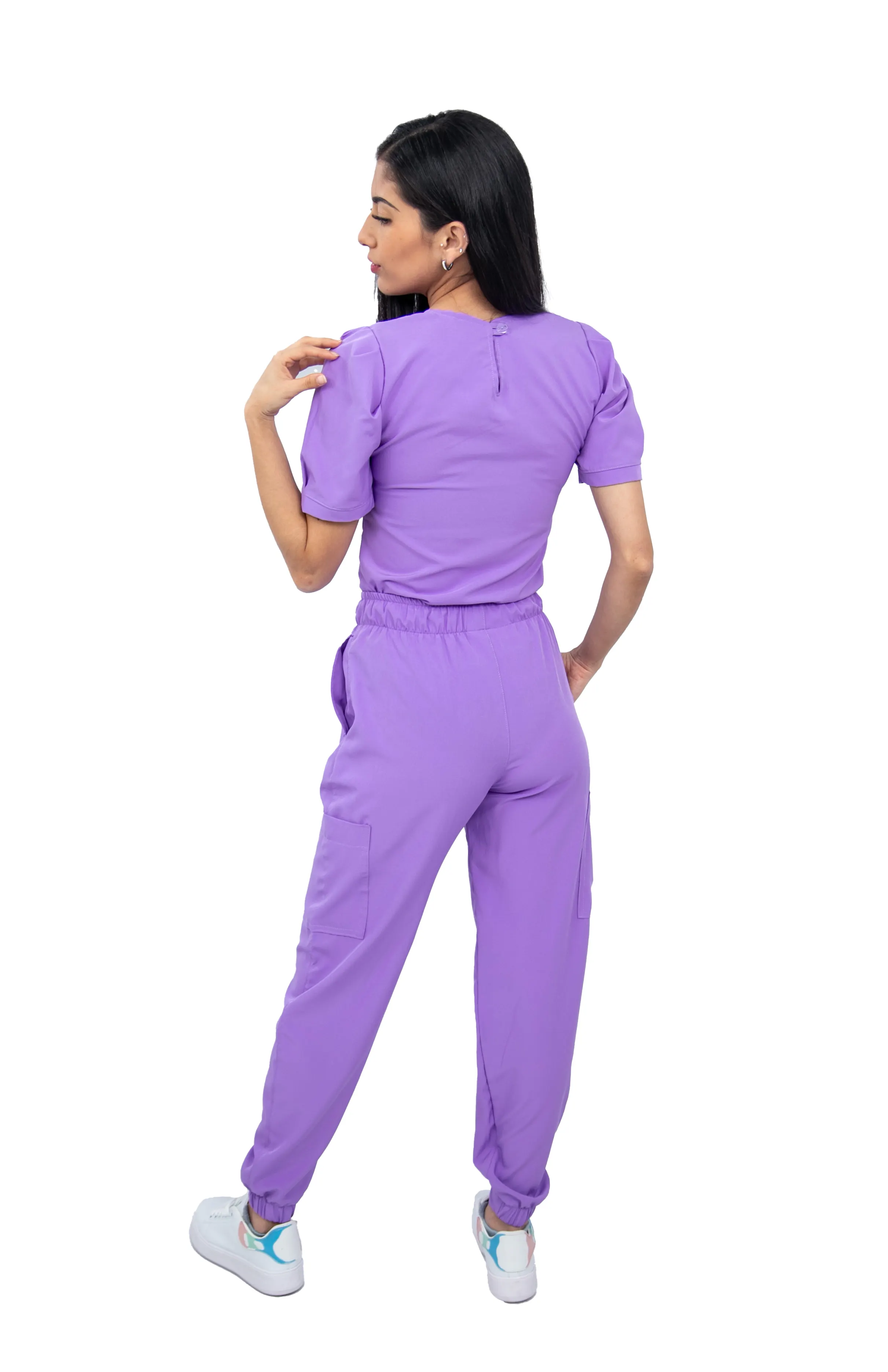 Ensemble de gommage lilas antifluide pour femmes avec haut à col rond et pantalon de jogging extensible, poches cargo (sur mesure)