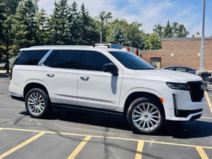 รถเอสยูวี Escalade ปี 2022 สีดำ มุมมองด้านหน้า พวงมาลัยซ้าย รถมือสอง 8 ที่นั่ง ไฟหน้า LED ยาง R20 เกียร์อัตโนมัติ พวงมาลัยซ้าย - Product Image 6