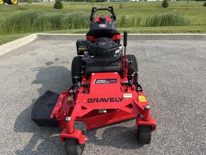 Tondeuse à gazon Gravely ProWalk36 avec moteur de 196 cm³ et puissance de 5000 W, conçue pour des performances efficaces sur de grandes surfaces gazonnées - Product Image 2