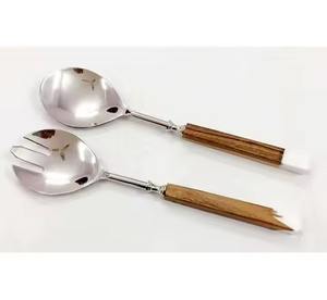 Poignée en résine rouge de haute qualité et ensemble de serveurs à salade en acier inoxydable 2 pièces ensemble de serveurs à salade accessoires de cuisine - Product Image 2