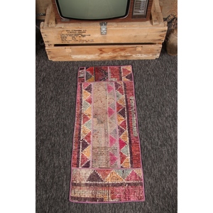 Tapis turc vintage 1,5x3,6 pieds, tapis géométrique rose patchwork - Product Image 1