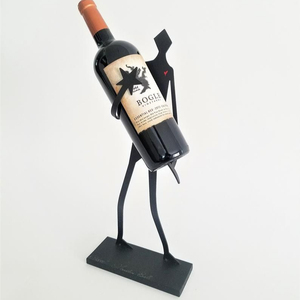ที่วางขวดไวน์โลหะสีดำแบบรักษ์โลก ดีไซน์ทันสมัย โดดเด่นไม่เหมือนใคร สำหรับบาร์ โรงแรม ร้านอาหาร ของตกแต่ง - Product Image 1