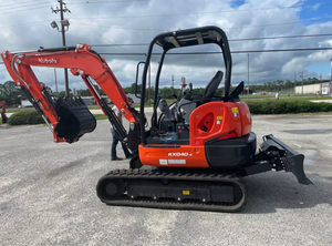 Minicargadora Kubota KX040-4 Usada, de 3.8 Toneladas, con Motor Perkins, Caja de Cambios, Bomba Hidráulica, Rodamientos y Motor - Product Image 5