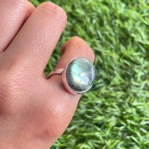 Bague en argent sterling 925 avec labradorite naturelle bleue feu, faite à la main, pierre précieuse labradorite, bijoux pour femmes, bague de mariage, cadeau pour femmes - Product Image 4