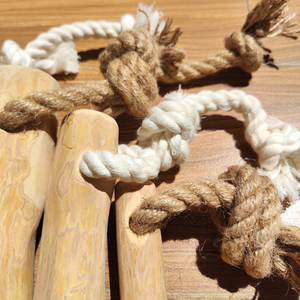 Jouet à mâcher en bois de café avec corde pour chien du Vietnam/bâtons à mâcher pour chien naturels et durables pour chiots tailles multiples - Product Image 4