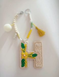 Llaveros de diamantes de imitación hechos a mano Bling Multicolor Alfabeto Rhinestone Bling Llavero Muñequera Letra Rhinestone Inicial Llavero - Product Image 1