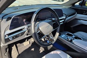 2023 LYRIQ RWD DEBUT Edition Low Mileage Sound Engine R18 Tyre Panoramic Sunroof LED Headlights Ready to Ship - Product Image 2