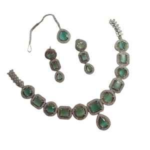 2025 nouvelles conceptions de bijoux artificiels plaqués or pour mariage indien/pakistanais et fiançailles vente de bijoux de fête pour femmes par AA Impex - Product Image 1