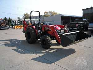 Tractor de Ruedas Multifuncional McCormick CX75 Usado para Motor de 80HP Mini Tractor Agrícola Incluye Caja de Cambios y Bomba - Product Image 3